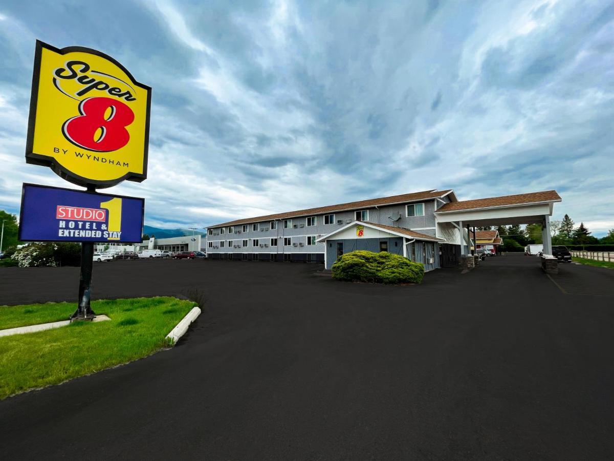 Super 8 By Wyndham Missoula/Brooks Street Hotel Exterior photo